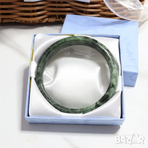 Елегантна гривна от естествен нефрит, снимка 2 - Гривни - 27440558