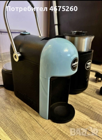 КАФЕМАШИНА С КАПСУЛИ LAVAZZA + Кана за мляко, снимка 2 - Кафемашини - 52776799