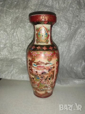 Красива китайска ваза