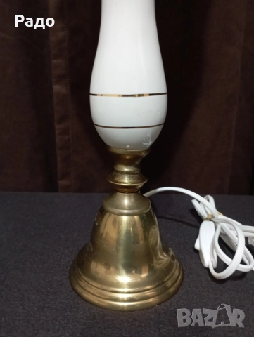 Комплект от две порцеланови лампи с бели стъклени абажури, снимка 3 - Настолни лампи - 52097464