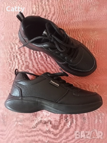 Нови дамски черни маратонки , снимка 3 - Маратонки - 52457410