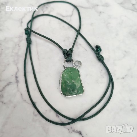 Колиета със суров зелен флуорит, снимка 6 - Колиета, медальони, синджири - 44103196