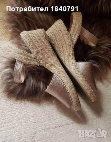 Marks & Spencer златисти сандали на платформа №40, снимка 3 - Сандали - 53450256