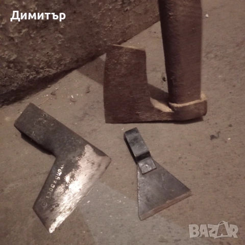 Три броя брадви за 20 евро общо 