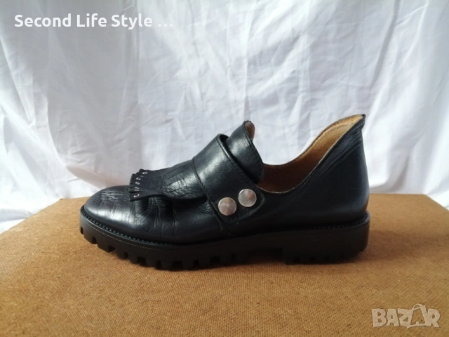 № 37 Дамски обувки естествена кожа - лоуфъри с пискюли, капси, тик-так копчета