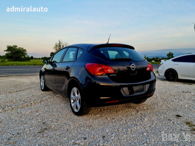 Опел Астра 1.6 Бензин+Метанов инж. 2012г., снимка 8 - Автомобили и джипове - 33611795