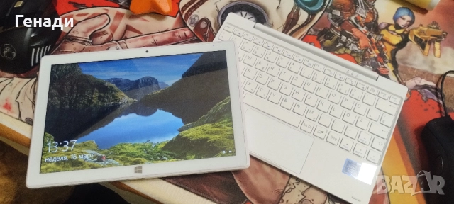 ЧИСТО НОВ Таблет / лаптоп 2в1 10" тъч екран FHD 8GB/128GB с Win10 