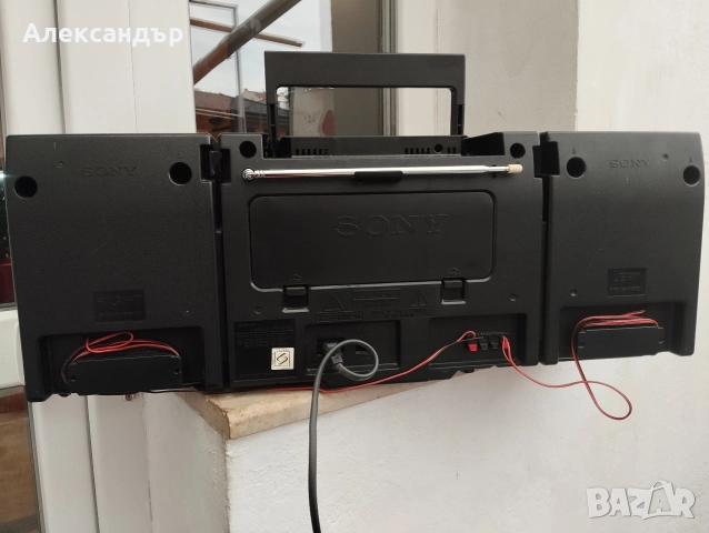 Радио касетофон SONY, снимка 2 - Радиокасетофони, транзистори - 52976375