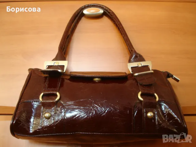 Лачена чанта носена броени пъти 