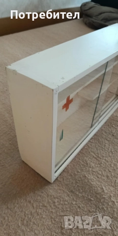 Дървена аптечка за стена, снимка 5 - Антикварни и старинни предмети - 51862410