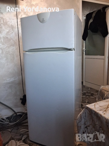 хладилник Indesit всичко работи по хладилник само лично предаване
