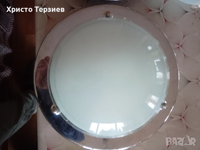    Плафониера