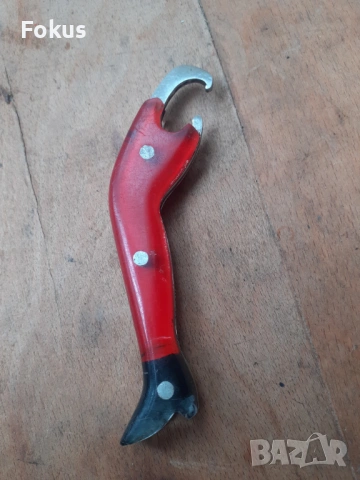 Уникат - Стара Соц. отварачка с форма на дамско краче