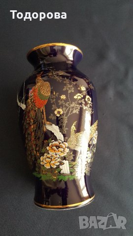 Порцеланова ръчнорисувана ваза, снимка 1 - Други ценни предмети - 32977872