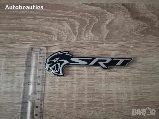 SRT Hellcat сребристо с черно емблема лява, снимка 6 - Аксесоари и консумативи - 47977149