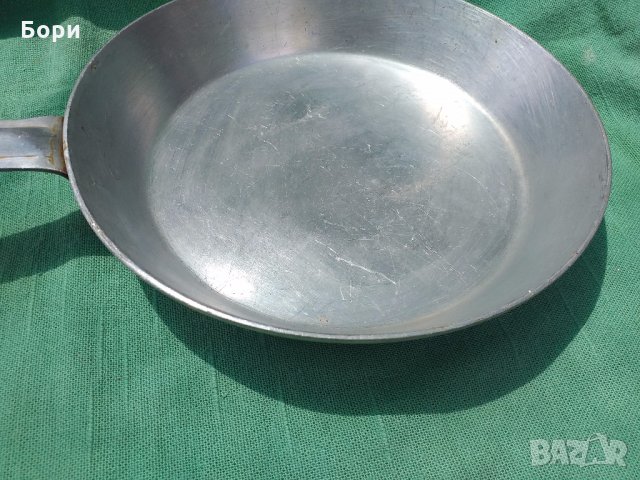 Стар алуминиев български тиган БДС 2мм дебелина, снимка 8 - Съдове за готвене - 33064258