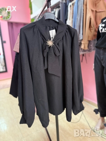 Дамска елегантна блуза с брошка голям размер