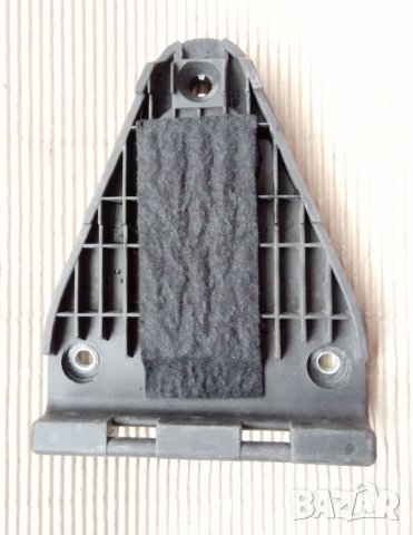 държач предупредителен триъгълник Audi A6 c5 , снимка 2 - Части - 37055393