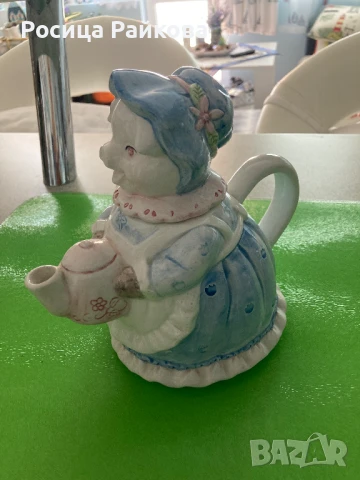 Порцеланов декоративен чайник, снимка 2 - Декорация за дома - 51170375