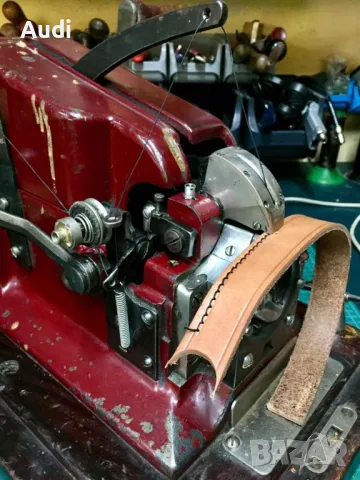 GRITZNER двойна машина за ръчно управление. Старинна, масивна за професионална употреба! Много масив, снимка 13 - Шевни машини - 49935401