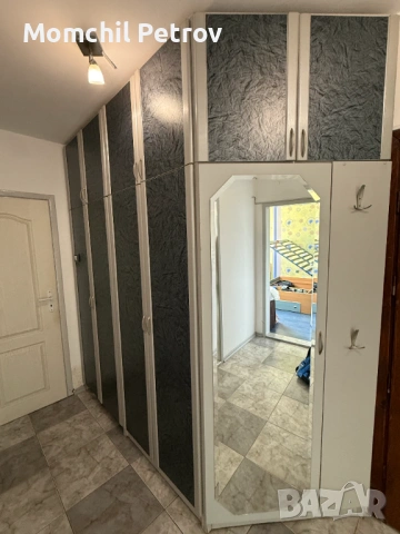 Масивен гардероб 3 крилен, снимка 2 - Гардероби - 53291240