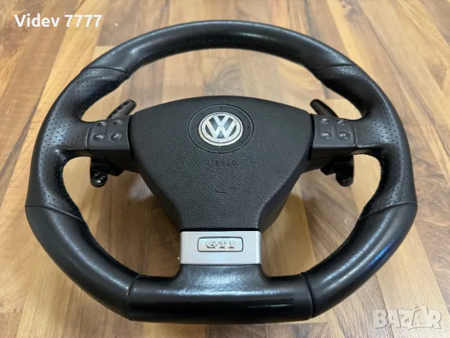 Оригинален скосен GTI мулти волан с пера за Vw , снимка 4 - Аксесоари и консумативи - 48780533