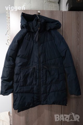 Оригинално модерно пухено яке на Armani Jeans. Размер S. Цвят син., снимка 3 - Якета - 43172169