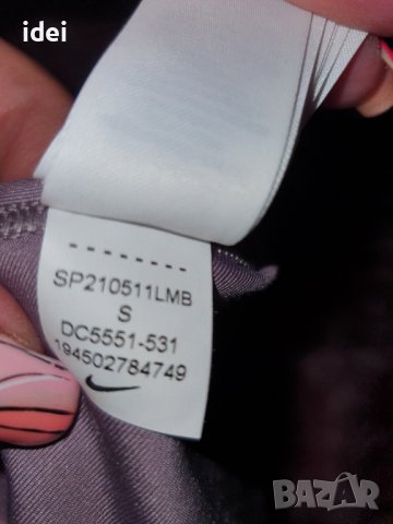 Спортен сутиен Nike, снимка 2 - Спортни екипи - 37387979