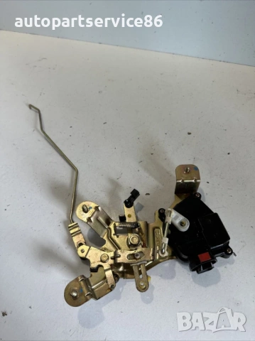 Актуатор на механизма на бравата на задния капак за KIA Carnival (2006–2012), снимка 2 - Части - 53218497