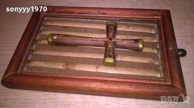 КРЪСТ В РАМКА-ДЪРВО/МЕД/КРИСТАЛИ-17Х11СМ, снимка 4 - Колекции - 27919868
