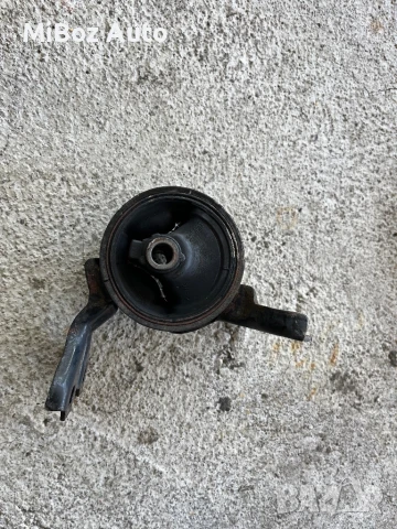 Тампон двигател Мицубиши Аутлендър 2 Mitsubishi Outlander (2006-2012), снимка 3 - Части - 50907968