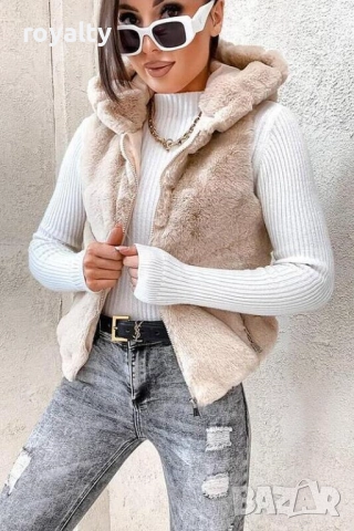 Дамски бежов пухкав елек