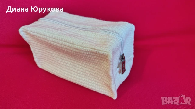 Дамски плетен несесер