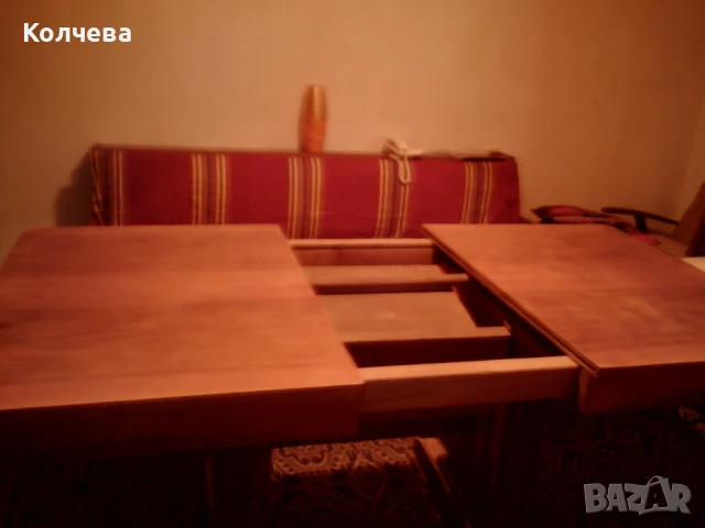 продавам стар модел дървена, разтегателна маса, снимка 2 - Маси - 50673279