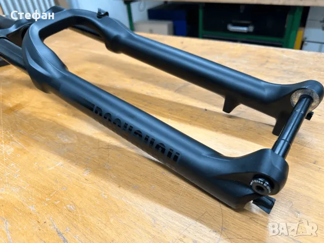 Амортисьорна вилка  RockShox Rock Shox 35 RS - Чисто НОВА, снимка 9 - Части за велосипеди - 50414605