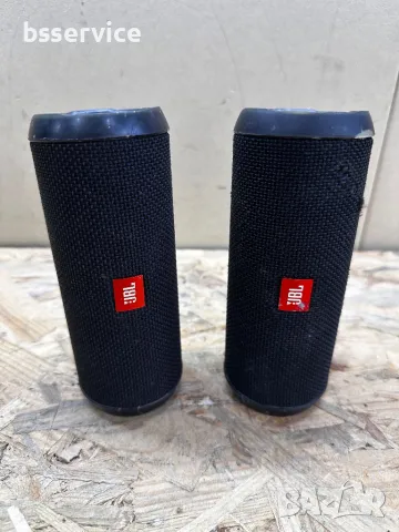 JBL Flip 3 Налични две колони със забележки, снимка 1 - Bluetooth тонколони - 48114326