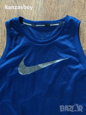 nike - страхотен  дамски потник отлично състояние , снимка 2 - Потници - 37473103