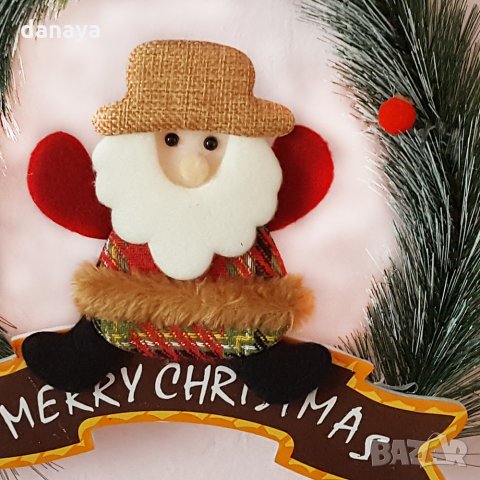 1228 Коледен венец с надпис Merry Christmas и коледна фигура 24cm, снимка 2 - Декорация за дома - 26833026