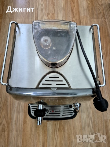 Кафе машина Saeco Incanto Sirius , снимка 2 - Кафемашини - 53088733