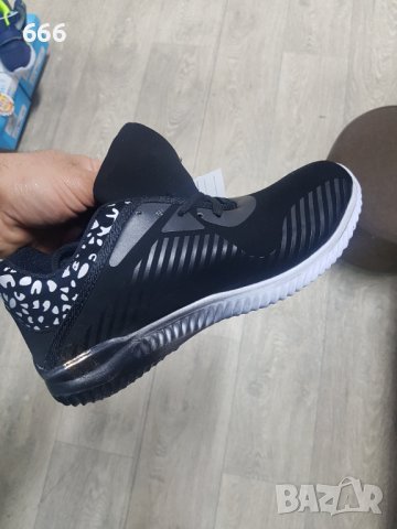 Обувки, снимка 2 - Дамски ежедневни обувки - 42995626