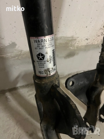 Амортисьори с пржини за Дуранго,Гранд Чероки wk2, снимка 4 - Части - 53065501