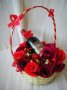 Кошница с рози,бутилка и бонбони, снимка 1 - Декорация за дома - 28668360