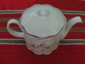 Порцеланов чайник, снимка 1 - Антикварни и старинни предмети - 35281761