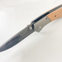 Сгъваем автоматичен нож с гравирана мечка на острието модел CM97, снимка 4 - Ножове - 40777962