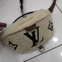 Дамска чанта бежава Louis Vuitton, снимка 1 - Чанти - 28243312