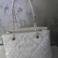 Prada - дамска чанта , снимка 1 - Чанти - 43502855
