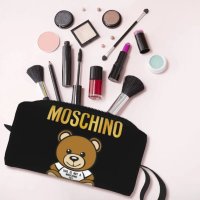 козметични чанти Moschino, снимка 2 - Други - 43044167