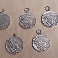  Медали - 5 броя . Медал ОТЕЧЕСТВЕНА ВОЙНА 1944 - 1945 ., снимка 1 - Антикварни и старинни предмети - 37941833