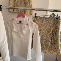 Бяла блуза , снимка 4 - Блузи с дълъг ръкав и пуловери - 40860044