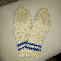 Ръчно плетени детски чорапи от вълна, снимка 2 - Чорапи - 38707407